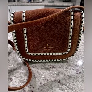 Authentic Kate Spade crossbody. Great condition!